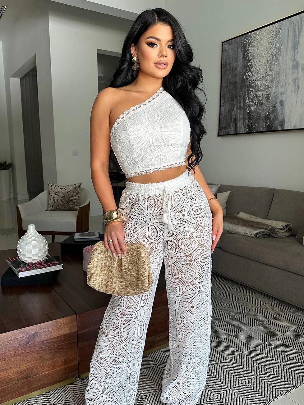 Lacera One-Shoulder Set – Intricate Texture & Sculpted Grace
